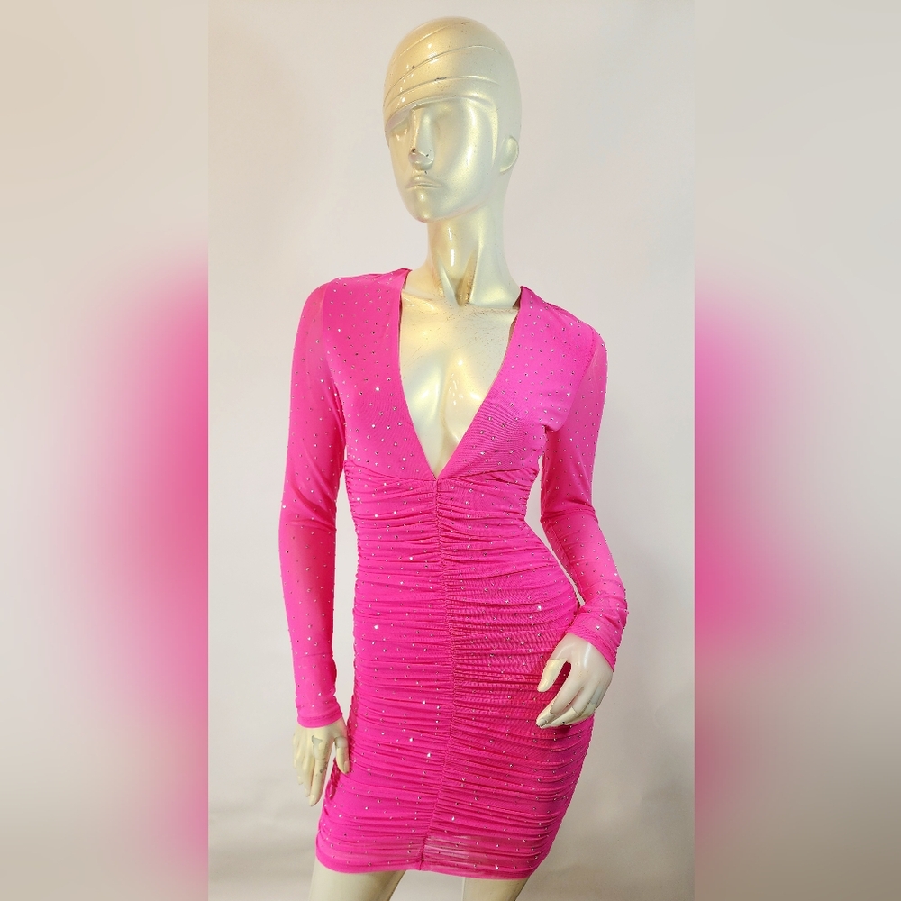 Pink Ruched Bodycon Dress with Long Sleeves and Plunge Neckline